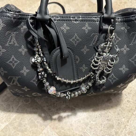 High Quality Fashion Top Handle Bag-Stunning in Gorgeous BLACK with Silver 30cm! - Picture 11 of 14